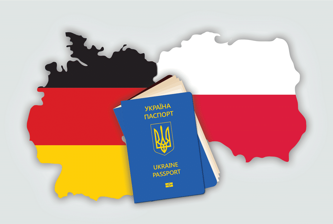Das Foto zeigt eine Karte von Polen und Deutschland in den Nationalfarben, auf der ein ukrainischer blauer Pass zu sehen ist.
